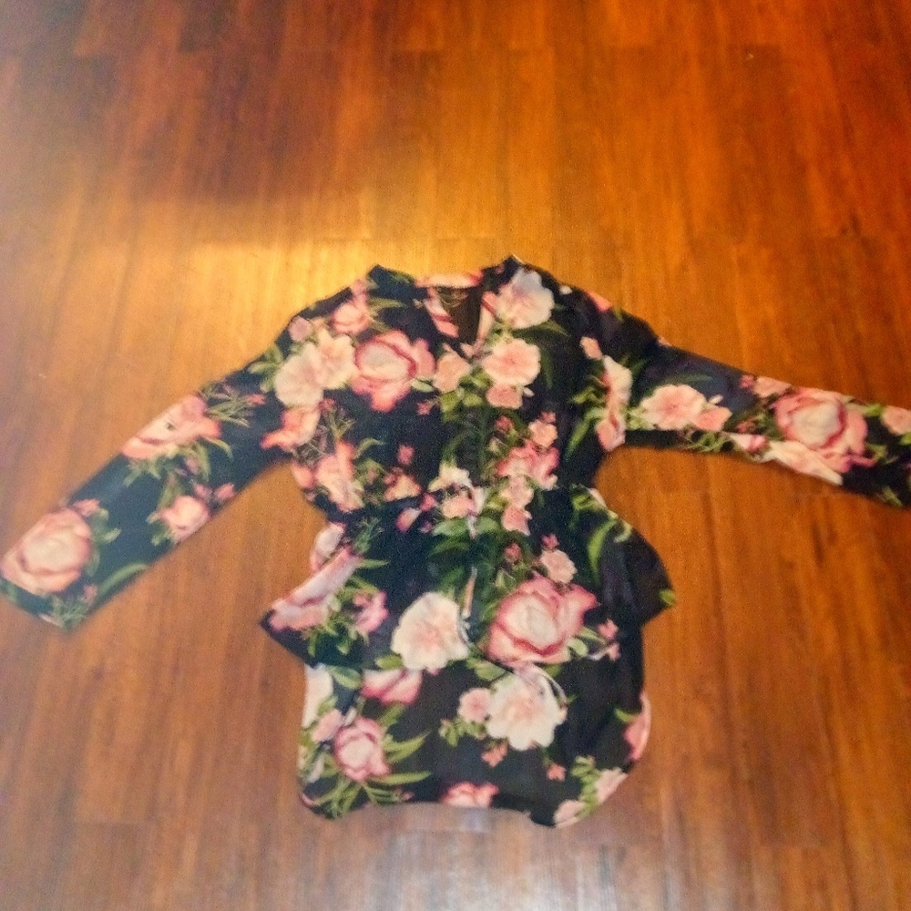 Juniors Floral shirt